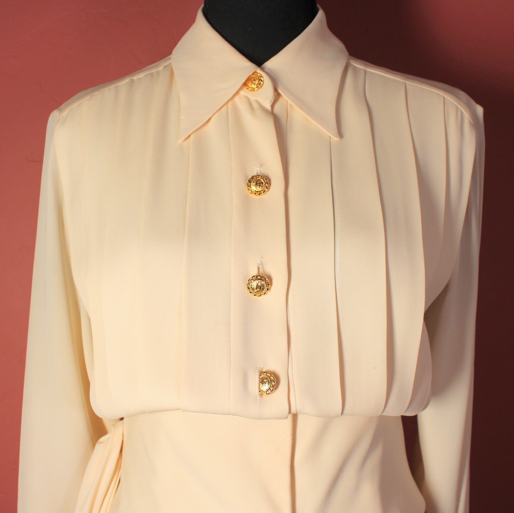 chanel shirt dress 1970's Cream Silk Chanel Dress – Haus of Lois